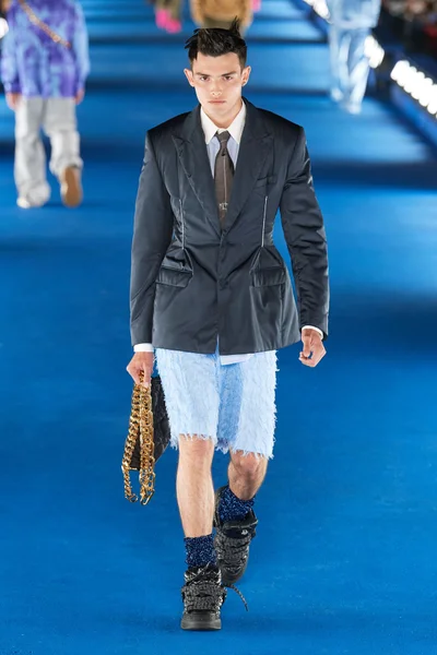 Look 22